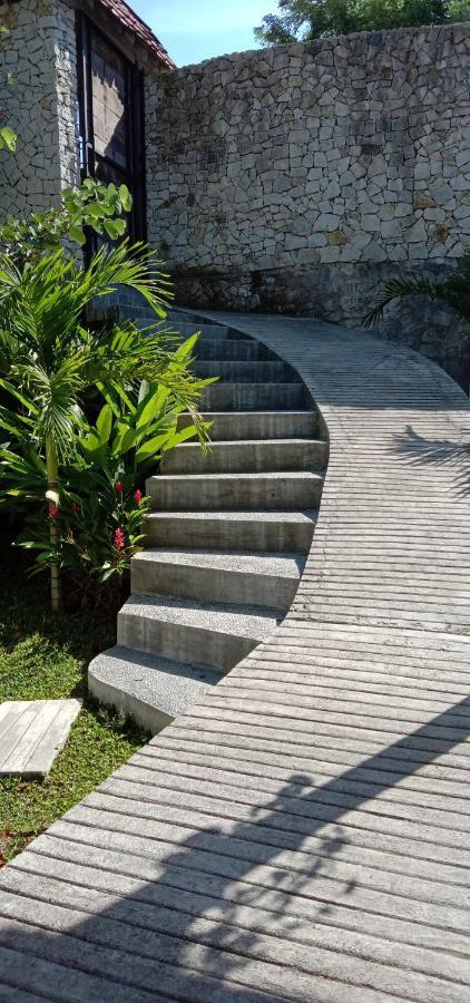 Sunmoonstarvillas Yogyakarta Jarakan Экстерьер фото