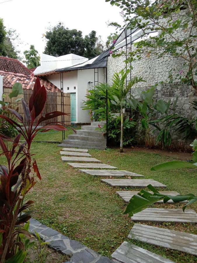 Sunmoonstarvillas Yogyakarta Jarakan Экстерьер фото